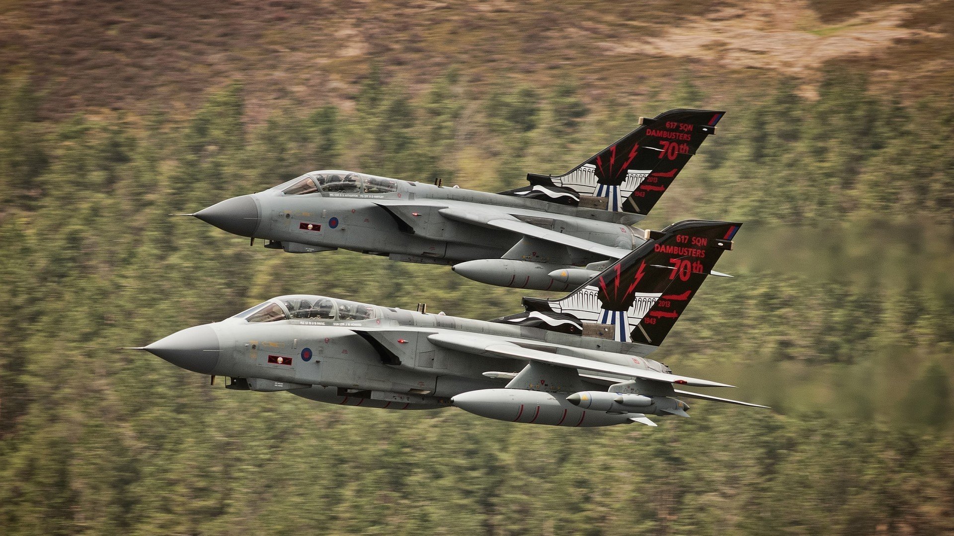 “青训装备升级，打造一流青少年足球训练环境”，青少年足球培养