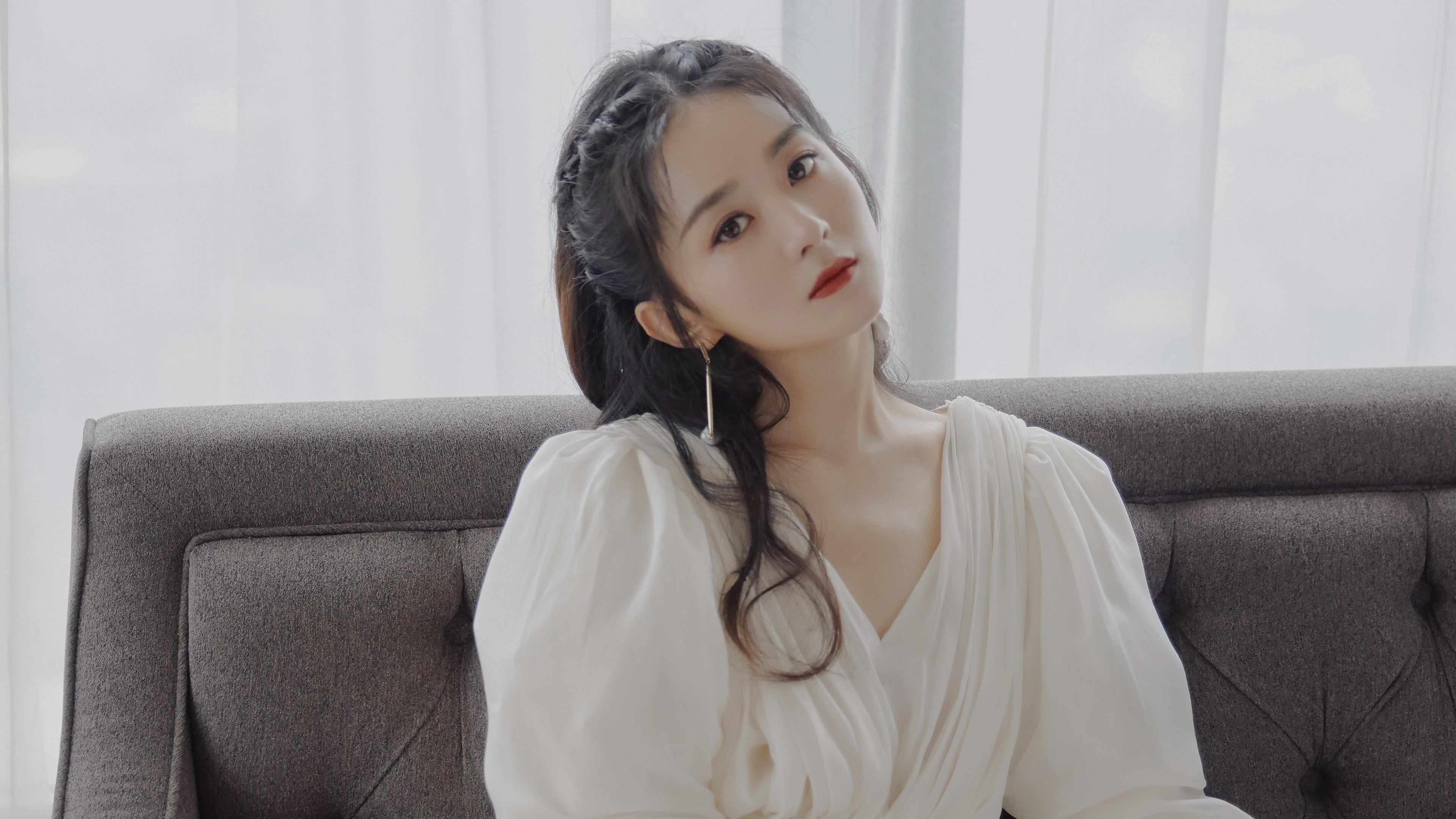 台球比赛现场表演精彩纷呈，观众久久不愿离去，台球比赛简单规则